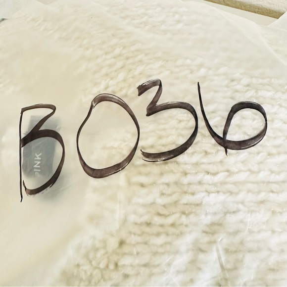 MINKPINK Cream Silver Foil Shimmer Wide Sleeve Textured Pullover Knit Sweater M - Picture 9 of 10